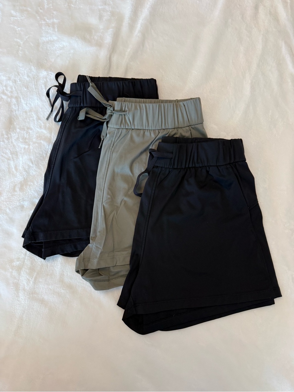 Everyday Drawstring Active Shorts - Black & Olive